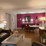 Two-Bedroom Apartment Champs-Elysées