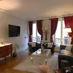 Two-Bedroom Apartment Champs-Elysées